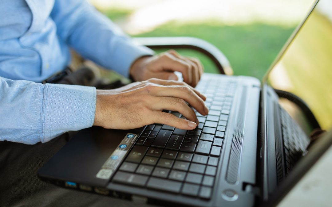 TOP 3 – laptopów poleasingowych 15,6″ popularnych w 2023r. Modele wyposażone w szybkie procesory 6,7 lub 8 generacji w niskich cenach.