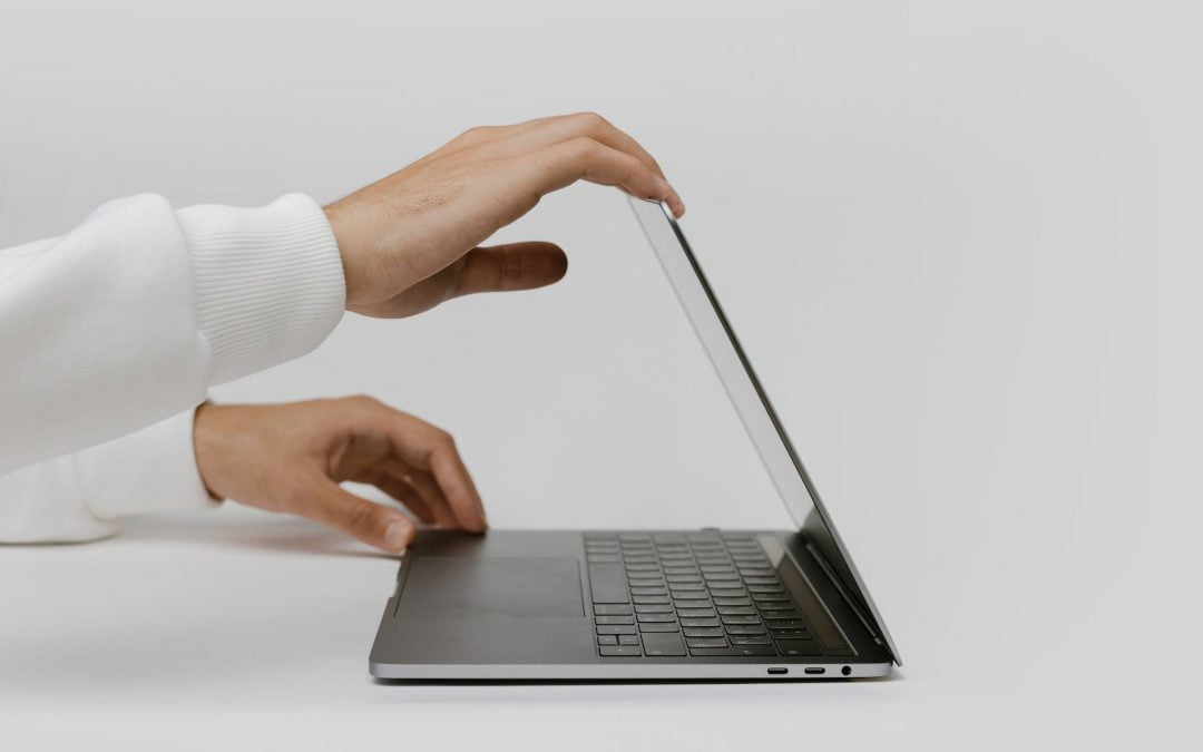 Jaki laptop poleasingowy w 2024 r.? TOP 3 modeli 14 i 15,6″ Wybierz model z Windows 11.